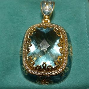 Pendant pre owned